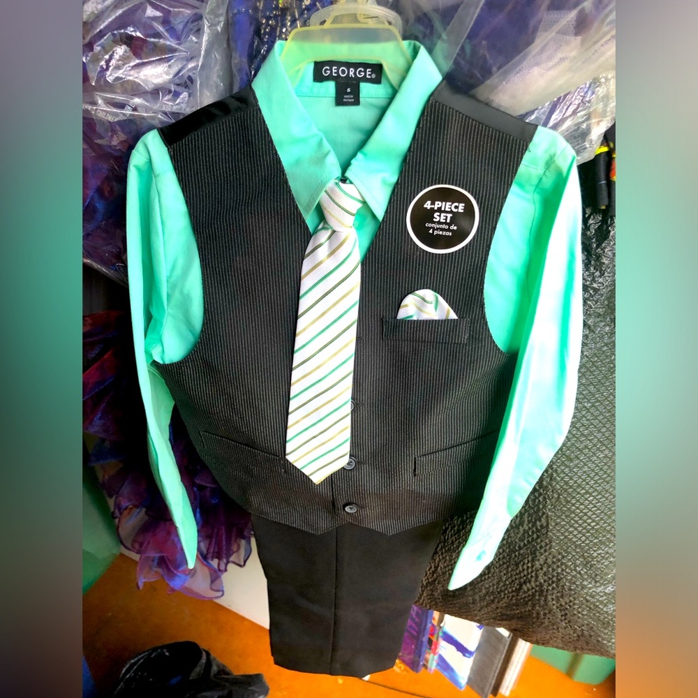 George Boys' 4-Piece Suit Set in Black and Mint